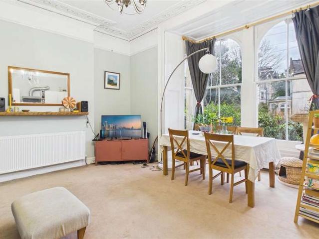 Flat for sale in Kingsdown, Feckenham