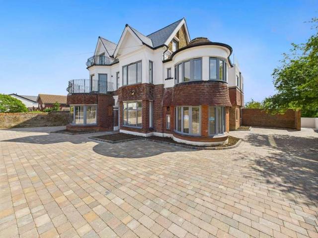 Flat for sale in Upton, Acol