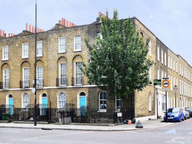 Flat for sale in Shadwell, St. George in the East