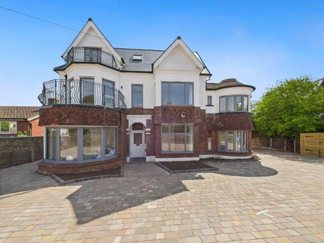 Flat for sale in Upton, Acol