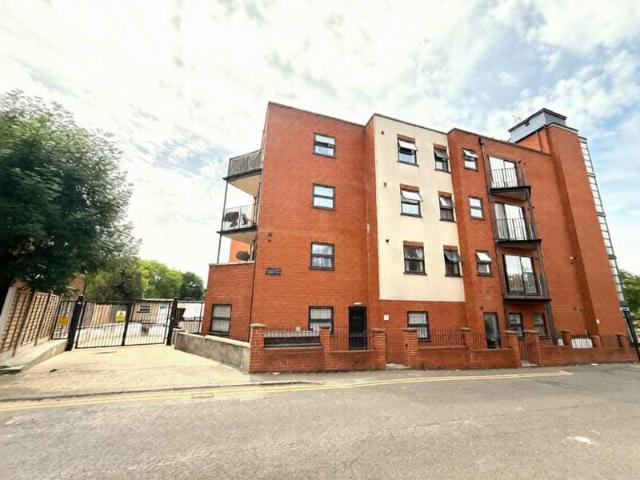 Flat for sale in London Borough of Harrow, Greater London