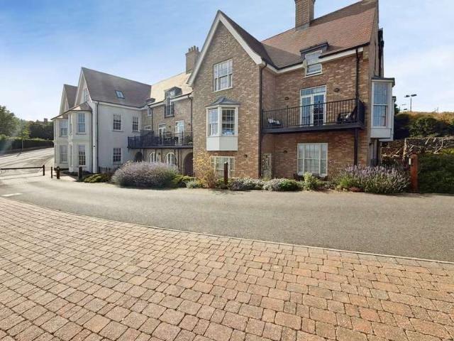 Flat for sale in Walton, Eastbridge