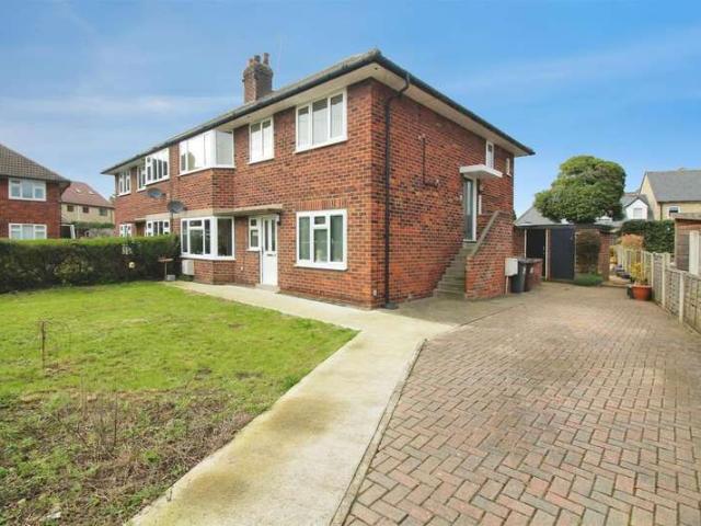 Flat for sale in Burton Salmon, North Yorkshire