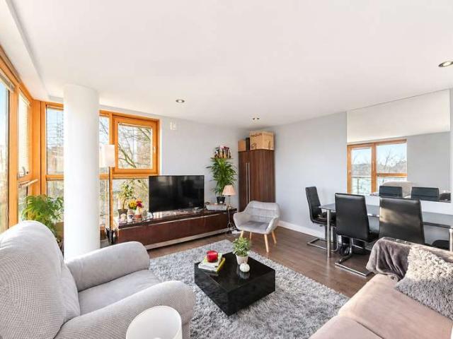 Flat for sale in London Borough of Southwark, Greater London