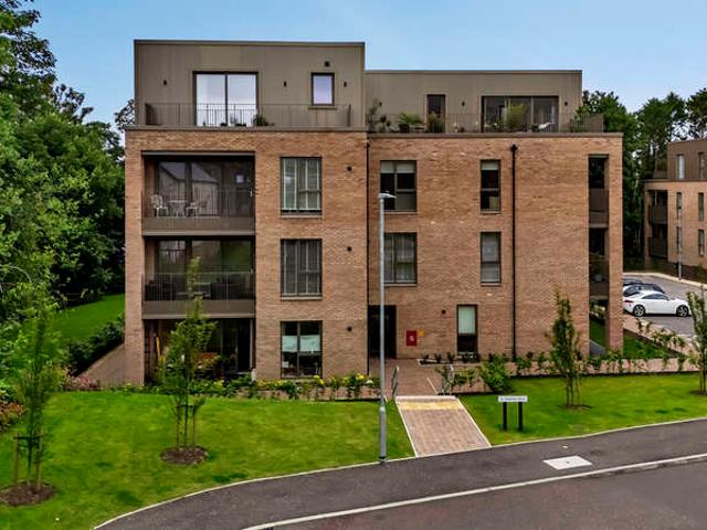 Flat for sale in Jordanhill, Scotland