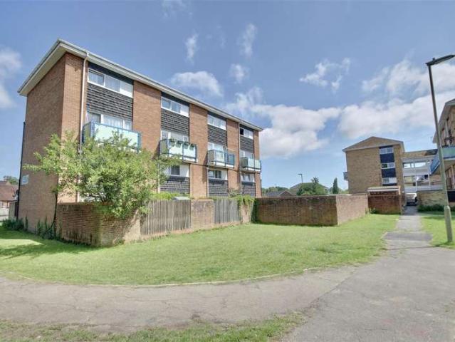 Flat for sale in Fareham, West End