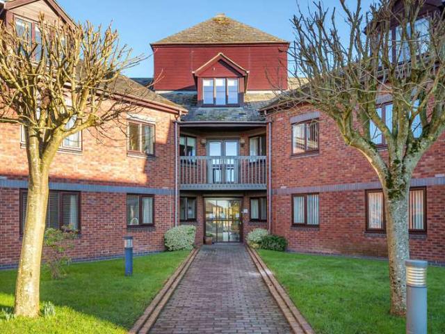 Flat for sale in Great Boughton, Boughton