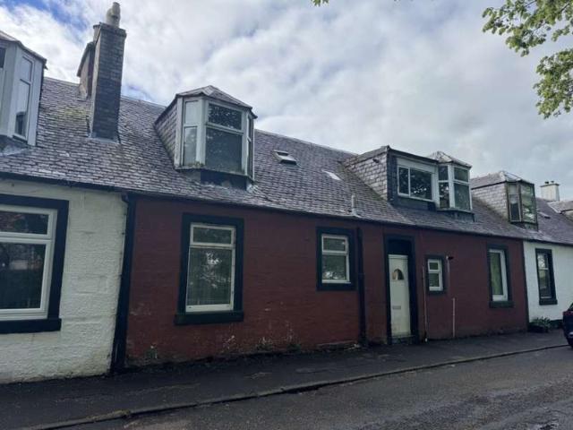 Flat for sale in Greenholm, Scotland