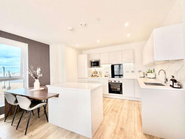 Flat for sale in London Borough of Hillingdon, Greater London