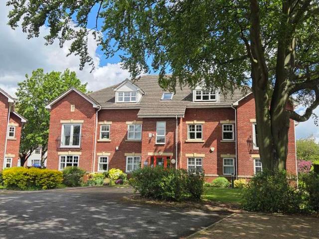 Flat for sale in Herringthorpe, South Yorkshire