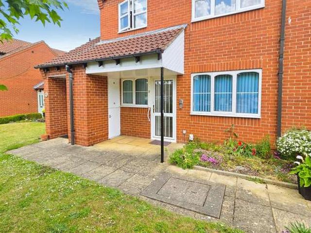 Flat for sale in Galley Hill, Ashby De La Launde