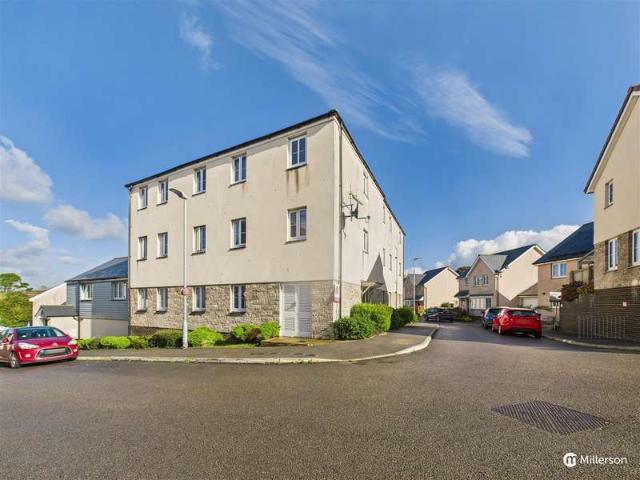 Flat for sale in Hayle, Cornwall