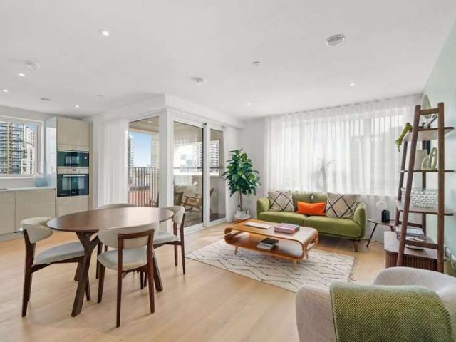 Flat for sale in Elephant and Castle, Greater London