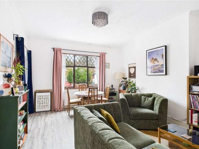 Flat for sale in London Borough of Lambeth, Greater London