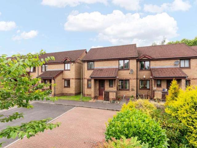 Flat for sale in Bathgate, Scotland