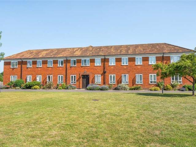 Flat for sale in Pirbright, Guildford