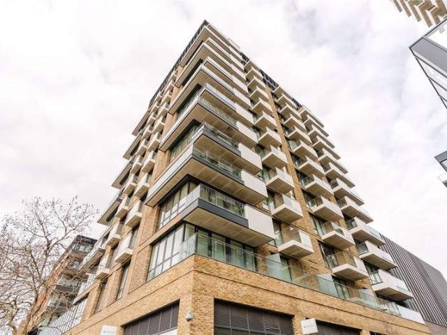 Flat for sale in Glyndon, Greater London
