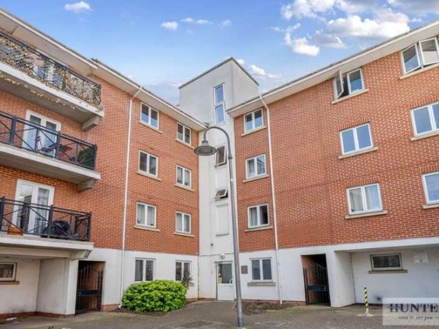 Flat for sale in Abbey Wood, Greater London