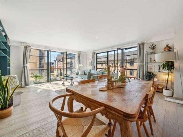Flat for sale in Barnsbury, Greater London