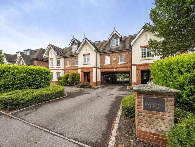 Flat for sale in Winkfield