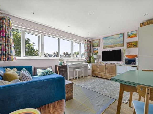 Flat for sale in London Borough of Lewisham, Greater London