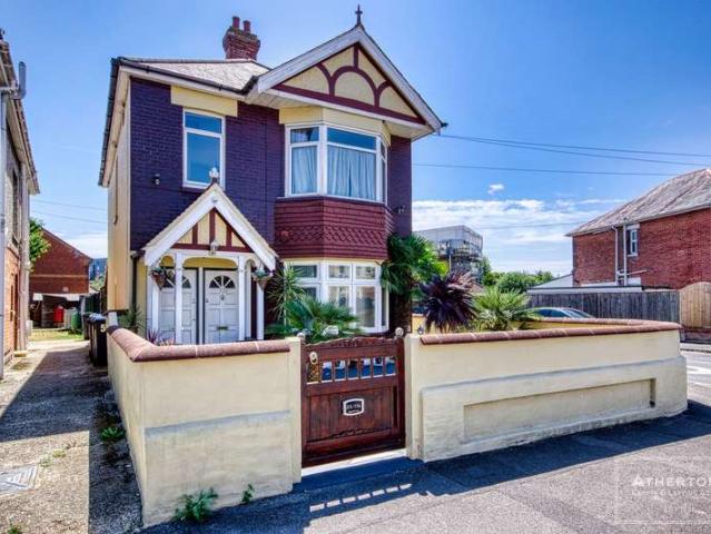 Flat for sale in Talbot Village, Bournemouth