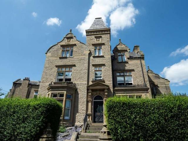 Flat for sale in Highfields, Huddersfield