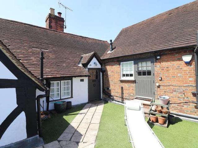 Flat for sale in Old Town, Shephall