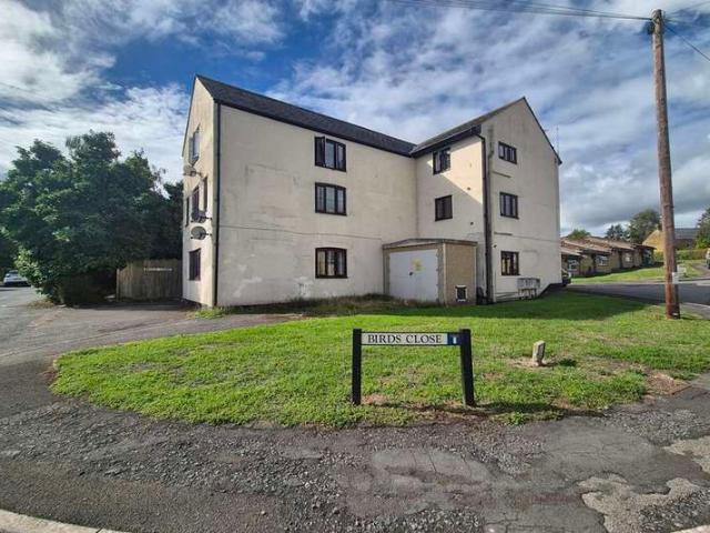 Flat for sale in Crewkerne, Somerset