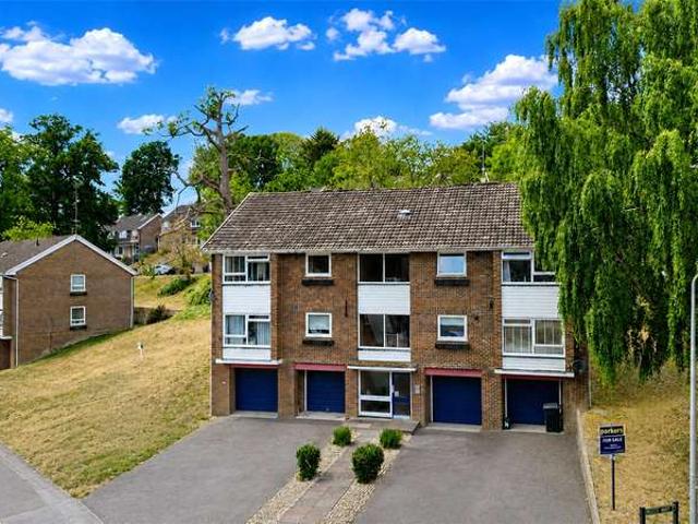 Flat for sale in Garston Park, Calcot