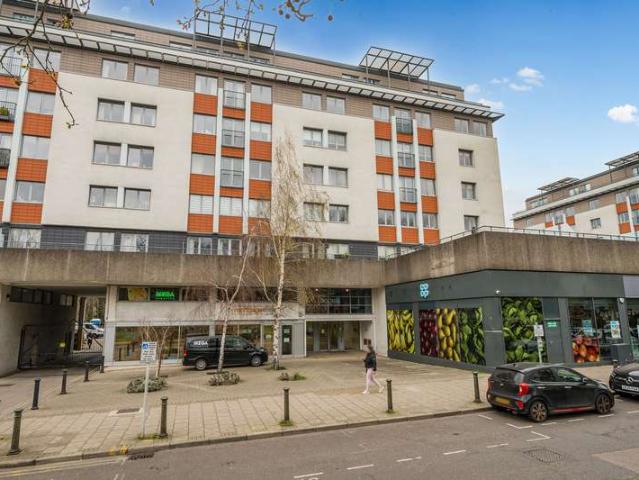 Flat for sale in Beckenham, Greater London