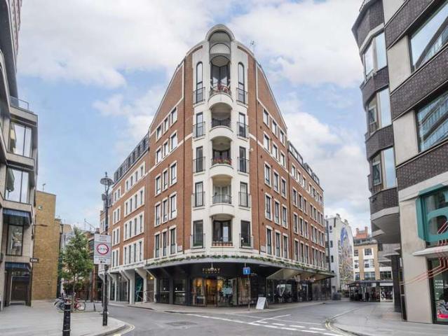 Flat for sale in Soho, Soho