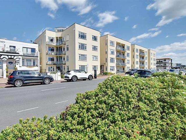 Flat for sale in Central, Heathlands