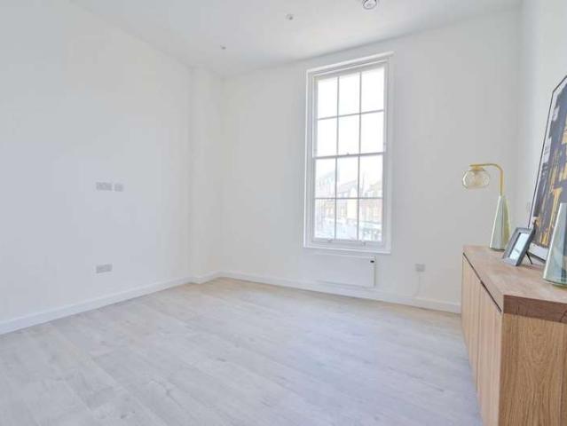 Flat for sale in Deptford, Deptford