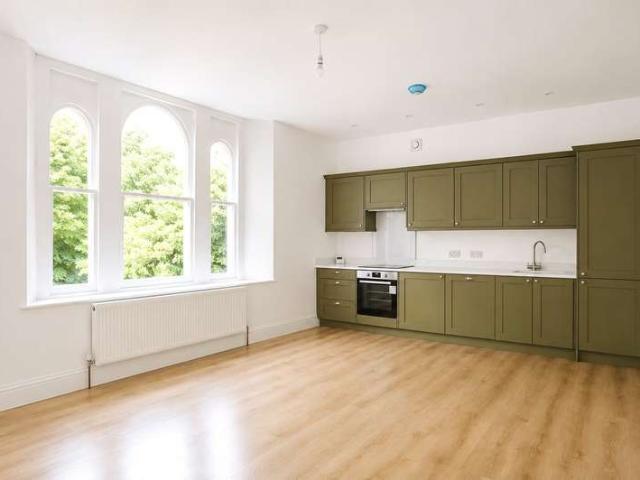 Flat for sale in Feckenham, City Of Bristol