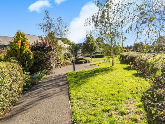 Flat for sale in Milton-under-Wychwood, West Oxfordshire