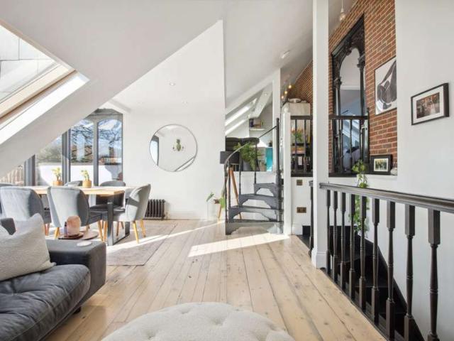 Apartment for sale in South Kensington, Greater London