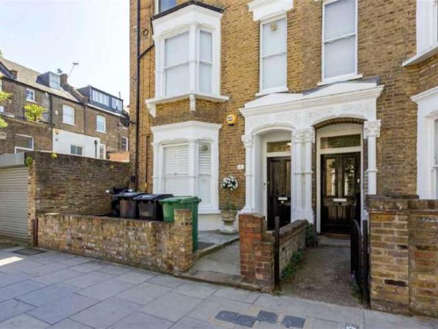 Flat for sale in Gospel Oak, Greater London