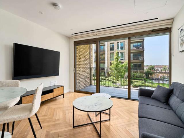Flat for sale in Fulham, Sands End