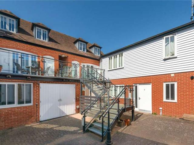 Flat for sale in Wincheap, The Bridge