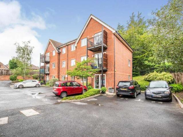 Flat for sale in Lowford, Helford