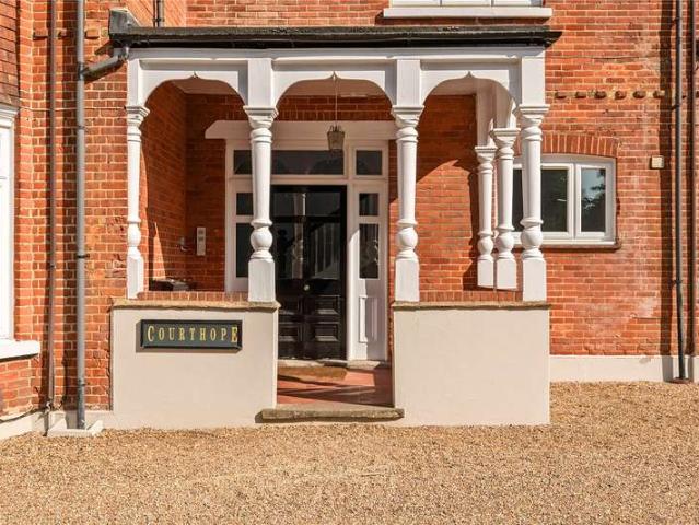 Flat for sale in Sheerwater, Woking