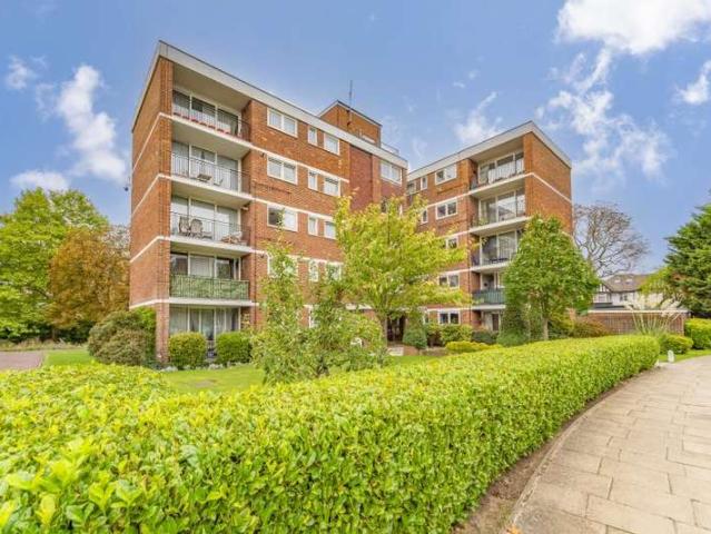 Flat for sale in London Borough of Ealing, Park Royal