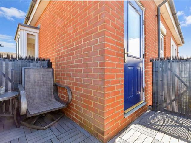 Flat for sale in Little Heath, Greater London