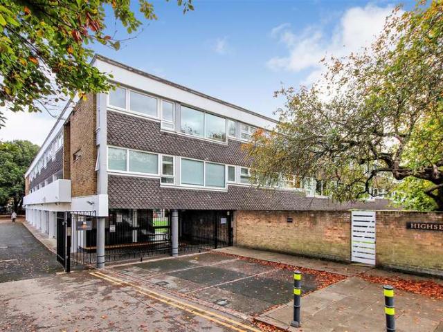 Flat for sale in Arbury, Cambridgeshire