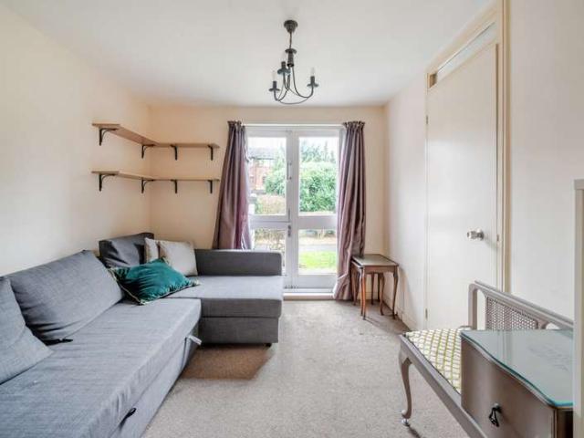 Flat for sale in Greater London