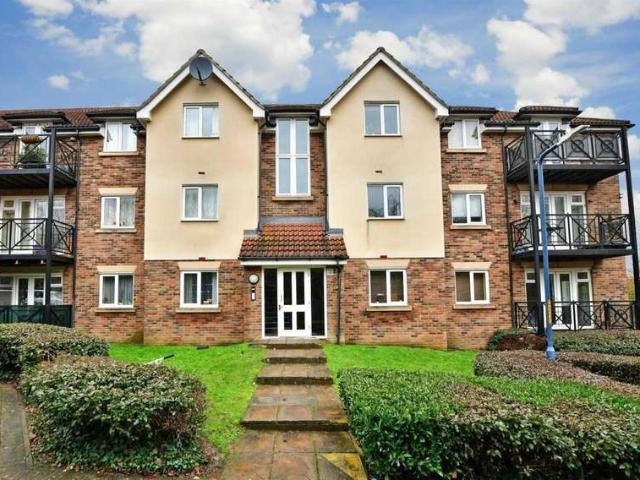 Flat for sale in Midway, Kent