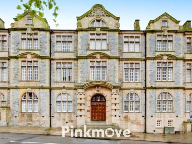Flat for sale in Allt-yr-yn, Wales