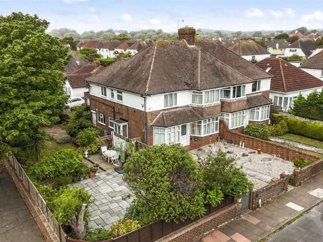 Flat for sale in West Worthing, Worthing
