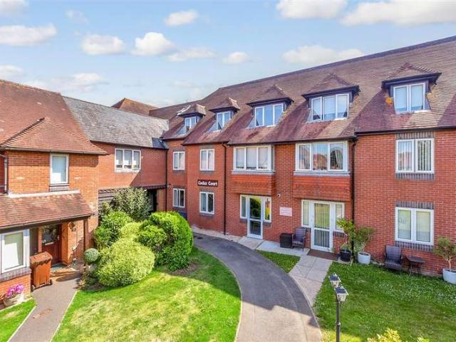 Flat for sale in Bridgefield, Kent